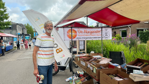 Boeken verkoop tijdens de Jaarmarkt Vinkeveen